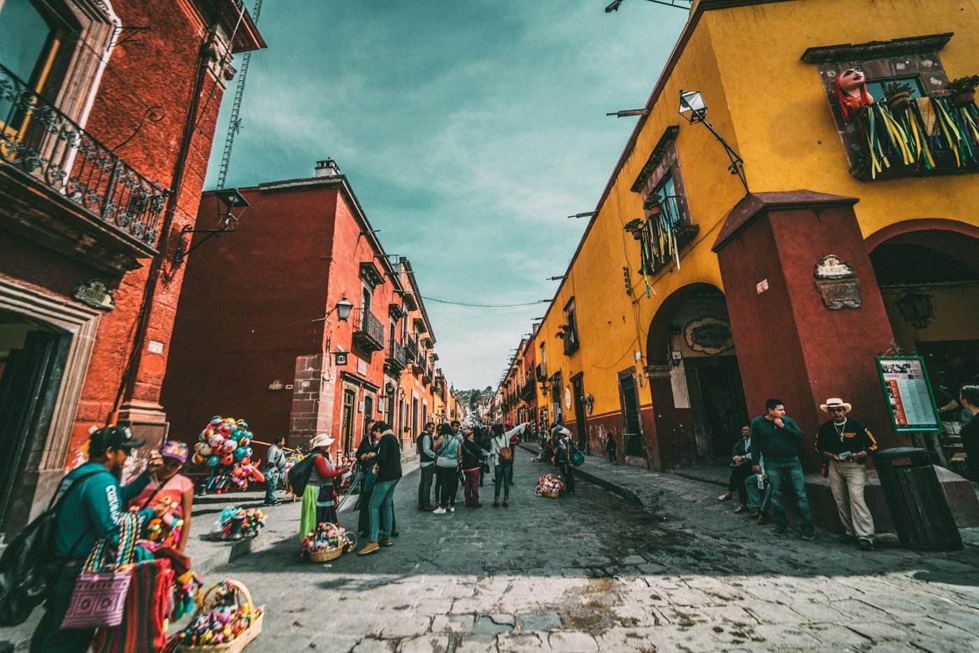 Calles de color: crónica de un domingo en el centro histórico